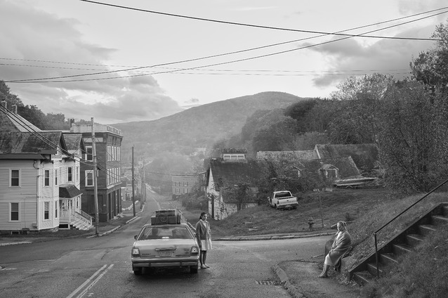 Gregory Crewdson The Departure , 2021-2022 Digital pigment print mounted to Dibond 87,5 × 117 cm — 34 1/2 × 46 in.