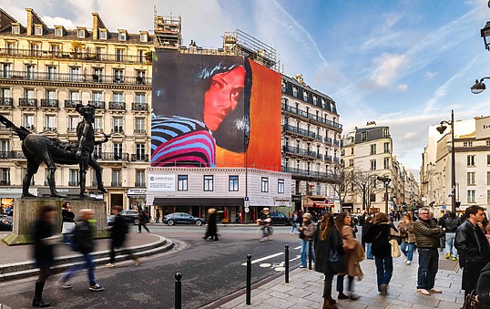 L'installation XXL de Martial Raysse place Michel Debré.