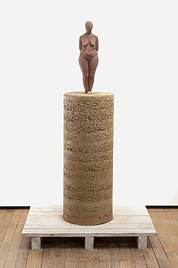 Prune Nourry Venus (Maria), 2024 Bronze, patine effet peau de terre Bronze, earthen skin patina 57 × 18 × 15 cm — 22 1/2 × 7 × 6 in.